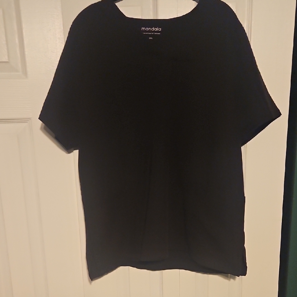 Black Mandala 6 Pocket Scrub Top